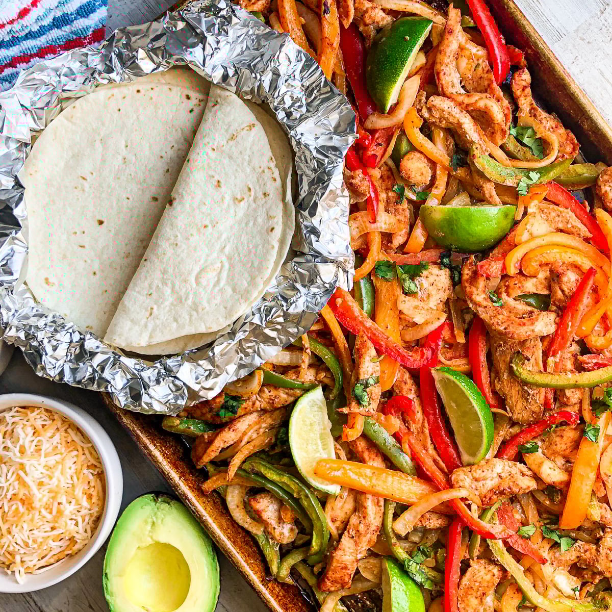 Easy One-Pan Chicken Fajitas: Delicious Flavor, Minimal Clean-Up